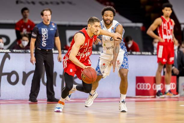 作为足球运 作为足球运