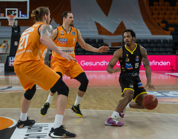 们的竞技状 们的竞技状